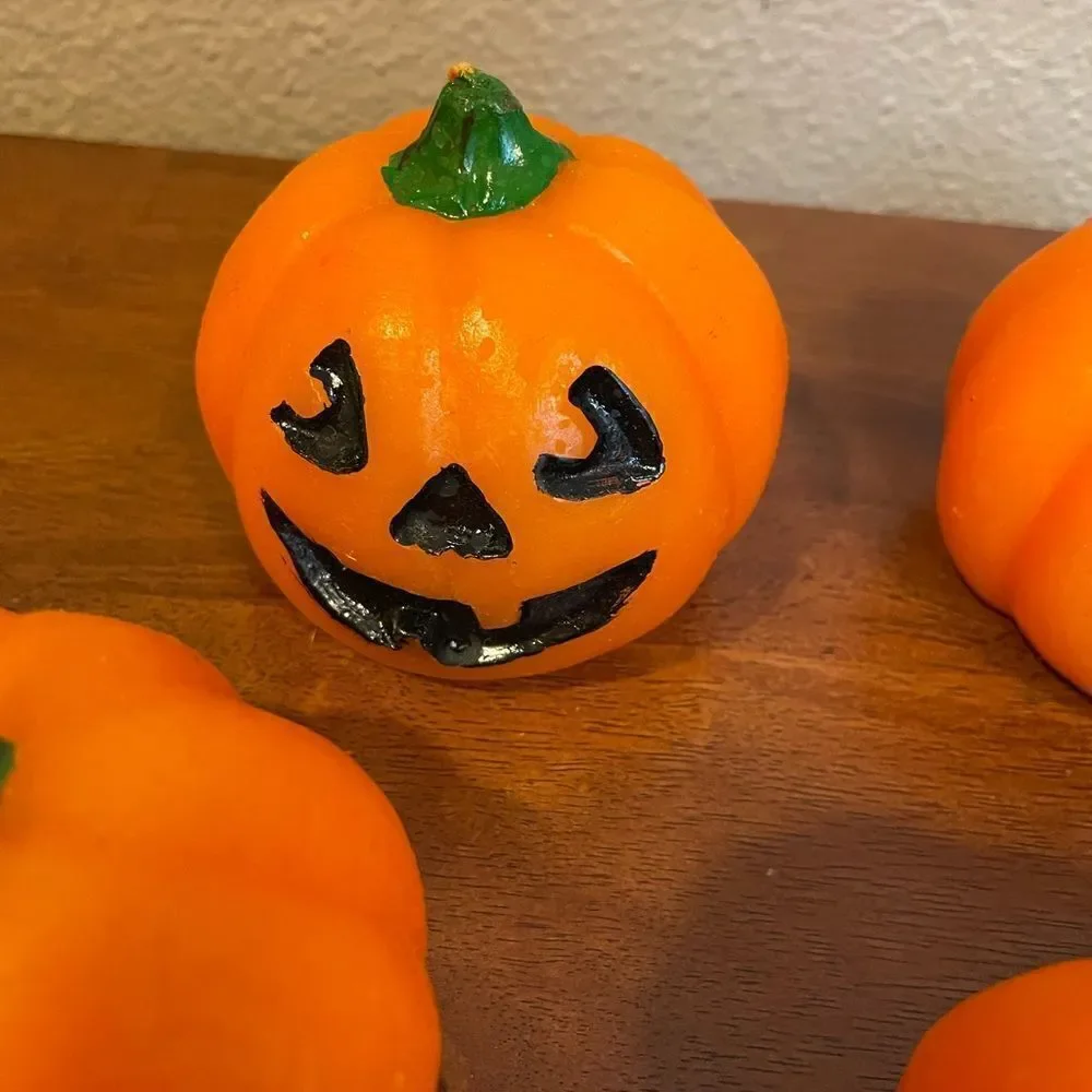 Vintage Hallmark Pumpkin Candles Set of 4!